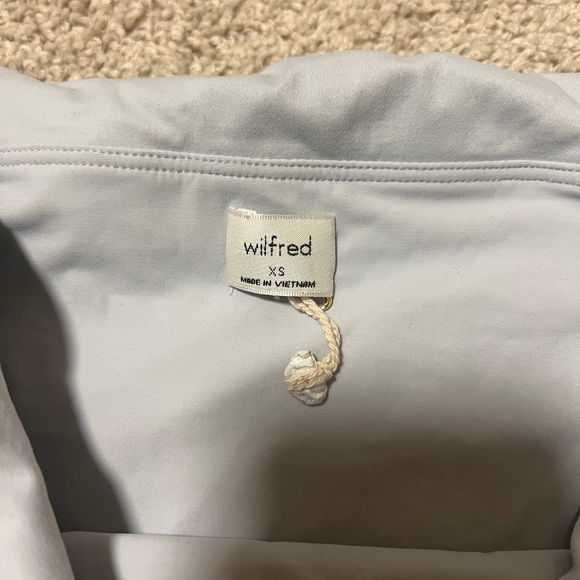 Aritzia long sleeve - Picture 3 of 3